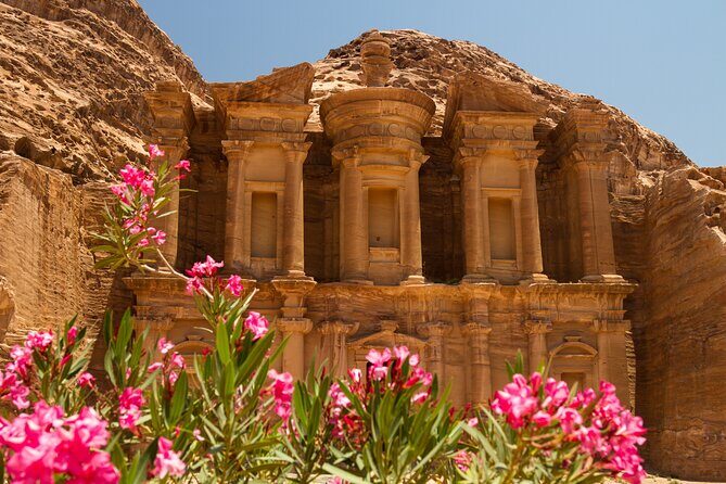 2 day tour to Petra from Eilat - Crossing from Eilat to Jordan: where time gets won or lost