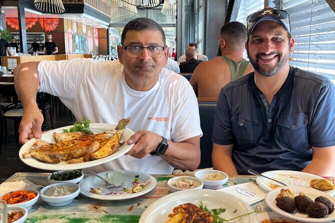 City tour Tel-Aviv-Yafo - Food stop: national cuisine with the guide doing the guessing