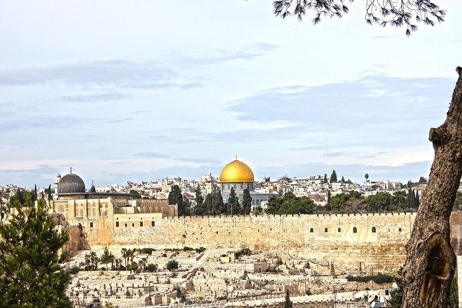 Day Tour of Jerusalem and Bethlehem from Jerusalem - Christian Quarter Time: Where the Quarter Changes the Mood