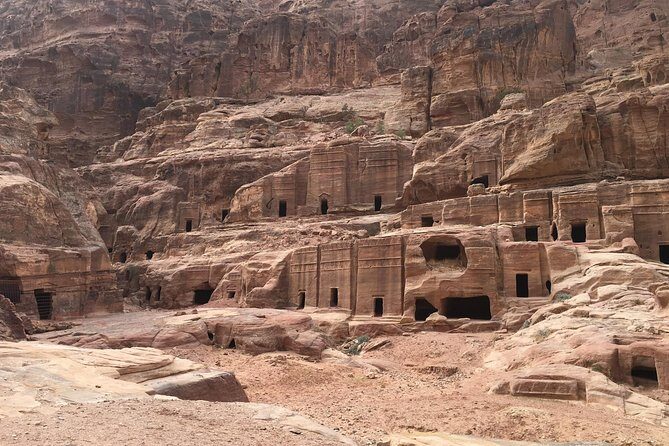 Day Tour to Petra by Bus from Tel Aviv - Border crossing help: the part that can make or break your mood