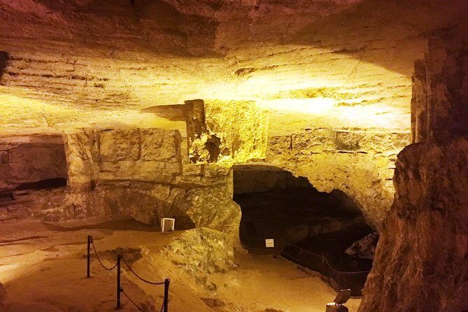 Discover the Secrets of the Underground Jerusalem with a private tour - How the guide shapes the whole day