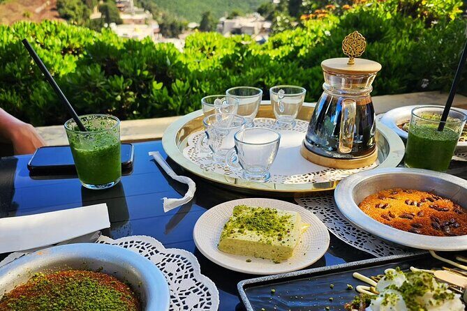Druzeland - Cultural Private Tour on Mt. Carmel - Food stop: knafeh at Knaffeh El Amin (and why it matters)