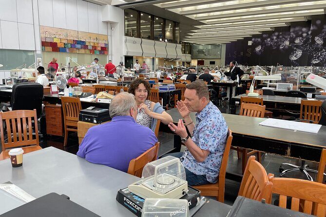 Exclusive Private Tour in The Israel Diamond Exchange - Coffee, truffles, and the small comfort that keeps you focused