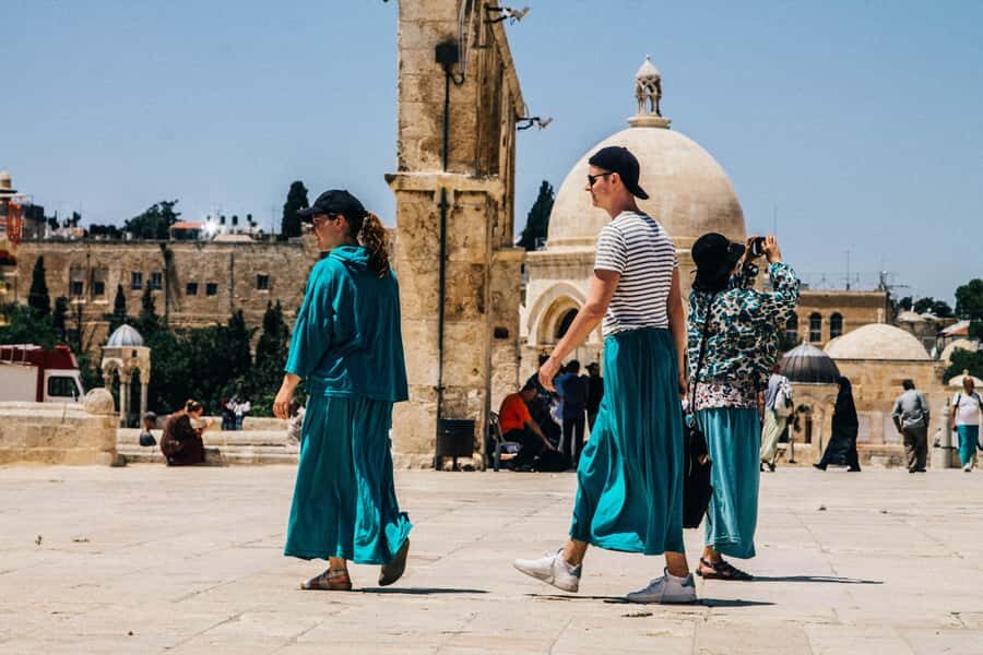 From Tel Aviv: Jerusalem Old City Guided Tour - Western Wall to Church of the Holy Sepulchre via Via Dolorosa