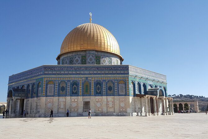 Full-Day Private and Guided Tour of the Jerusalem's Old City - Muslim Quarter: Rooftop Views, Golden Dome Framing, and Bazaar Reality