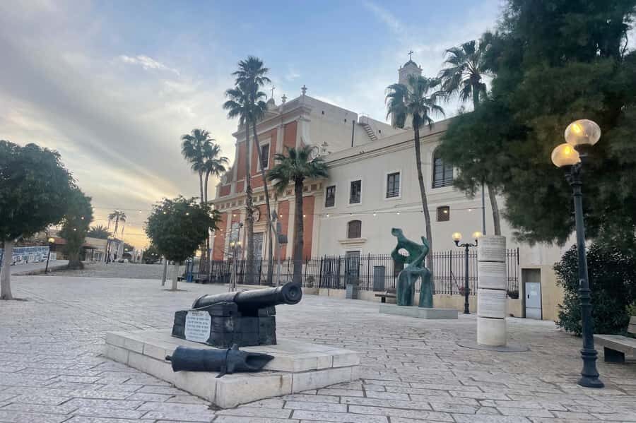 Jaffa: Old City, Port & Shuk Hapishpishim Walking Tour - Panoramic views, Zodiac Bridge, and Andromeda’s Rock (watch for renovations)