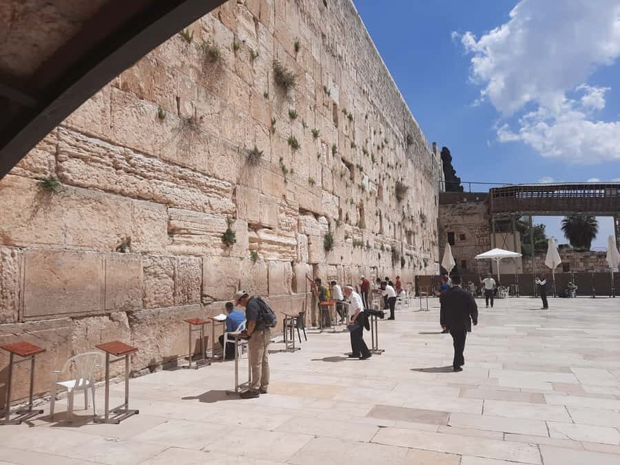 Jerusalem: 3–Hour Old City Tour in French - The Church of the Holy Sepulchre: ending with the Passion story