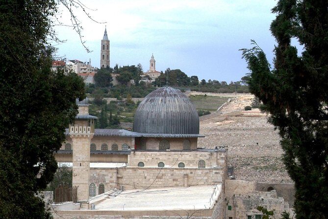 Jerusalem Christian Heritage Private Tour - Inside the Church of the Holy Sepulchre: what the time is really for
