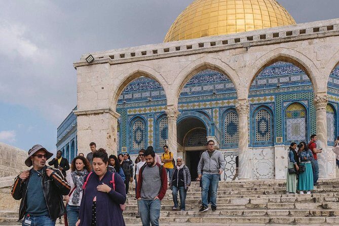 Jerusalem: Dual Narrative Tour - Muslim Quarter and Al Aqsa: Why the Temple Mount Platform Is a Flash Point