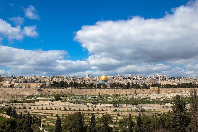 Jerusalem from Tel Aviv Ben Gurion Airport Private Arrival Transfer - Spotting Your Driver Fast: The Name-Sign Meet-and-Greet