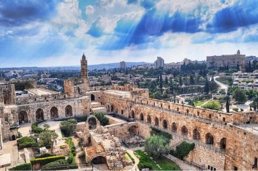 Jerusalem : Must-See Attractions Private Walking Tour - Meeting at Latin Patriarchate Street 33: Why This Start Matters