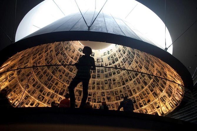 Jerusalem Yad Vashem Holocaust History Museum Tour - Nine galleries that follow a clear Holocaust timeline