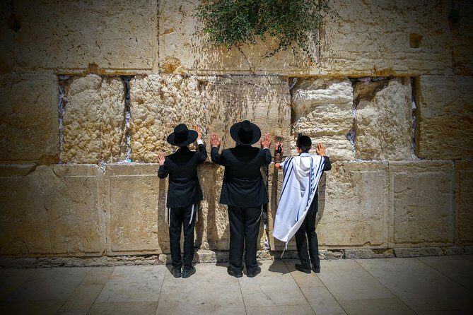 Luxury Private Tour to Jerusalem from Tel Aviv - Western Wall (Kotel): a short stop that still lands