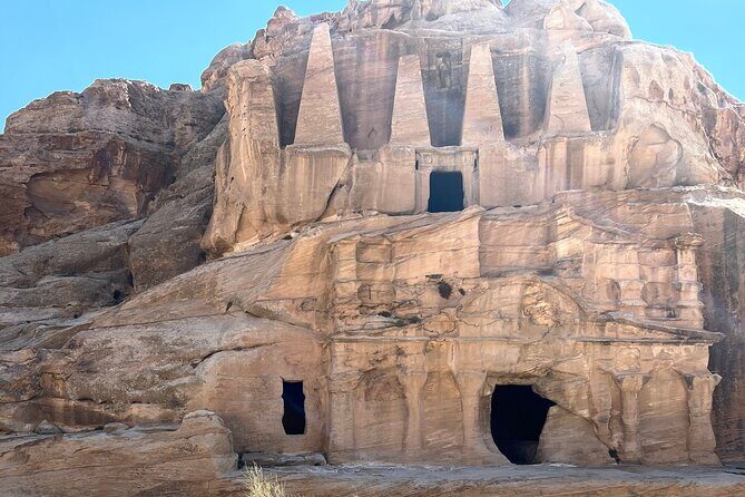 Petra 1-Day Tour from Eilat + FREE Traditional Lunch - Lunch in Jordan: traditional meal, late timing, and what to do about it