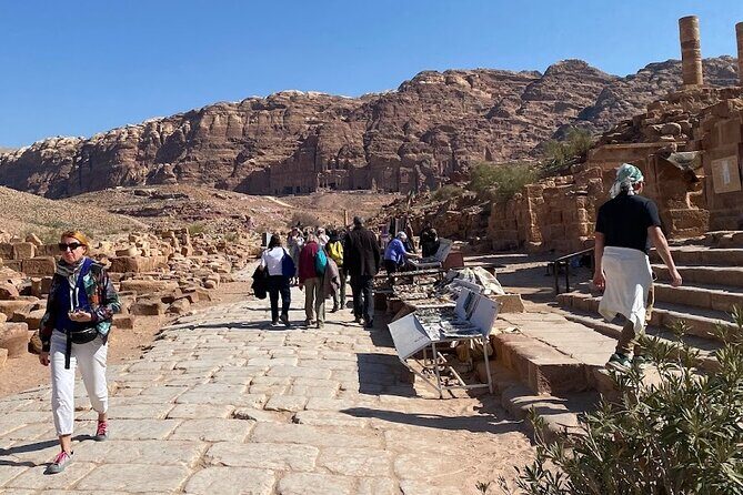 Petra 1-Day Tour from Eilat + FREE Traditional Lunch - Transport comfort: air-conditioned vehicles, plus the one complaint to watch