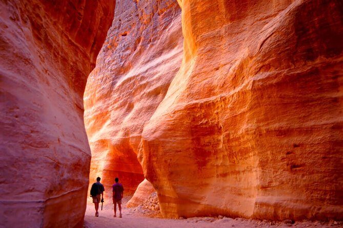 Petra 1-Day Tour from Eilat + FREE Traditional Lunch - Getting started: 7:15 am pickup, border control, and timing reality