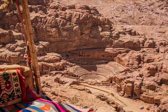 Petra 1-Day Tour from Jerusalem with FREE Authentic Lunch - The Siq to the Treasury: the moment you’ll remember