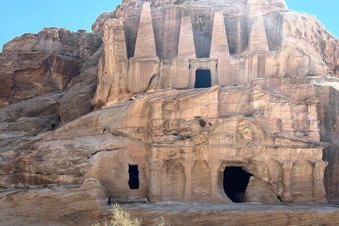 Petra 1-Day Tour from Tel Aviv with FREE Authentic Lunch - Lunch Is Included, But It’s Late: How to Handle the Long Gap