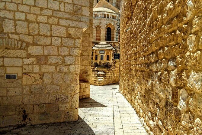 Private Tour Jerusalem Old City - Broad Wall and the Cardo: the Old Testament meets Roman streets