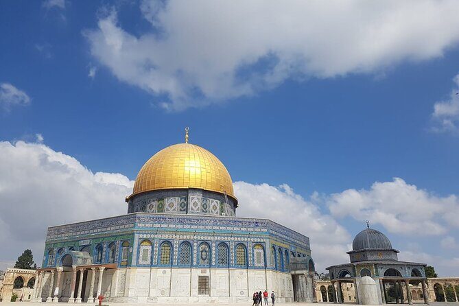 Private Walking Tour in the Old City of Jerusalem - Muslim Quarter market lanes: shops, stalls, and everyday Jerusalem