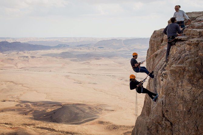 Rappelling Down the Ramon Crater Cliff - Quick hits: Ramon Crater cliff rappel at a glance