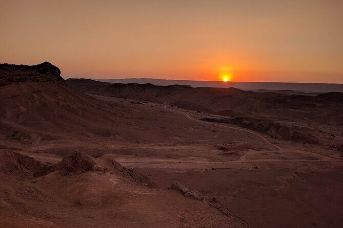 Sunset time Ramon Crater Jeep tour, bonfire and stargazing - Should you book the Sunset Jeep and Stargazing tour?