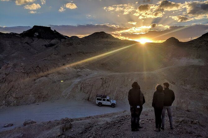 Sunset time Ramon Crater Jeep tour, bonfire and stargazing - Mt. Gewanim lookout: golden hour and 360-degree crater views