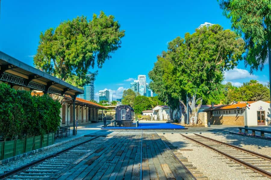 Tel Aviv: Florentin Saturday Walking Tour - Neve Tzedek’s restored homes and quiet elegance