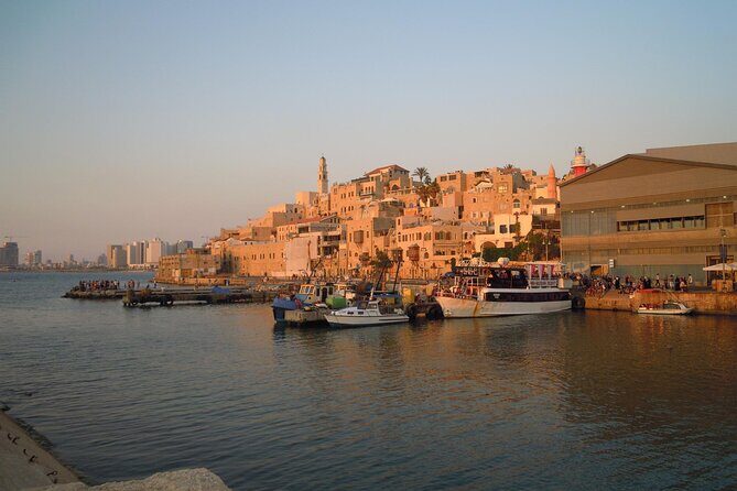 Tel Aviv; Jaffa Old City, Port & Shuk Hapishpishim Walking Tour - Getting your bearings at Clock Tower Square