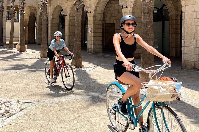 Tel Aviv & Jaffa Urban Bike Expedition - Guides like Jake and Raphi: how the tour stays light, not stiff