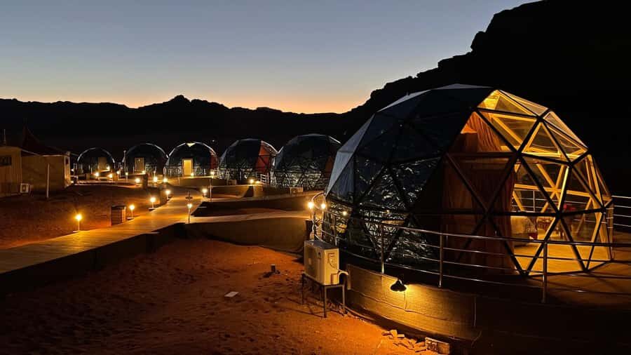 Tel Aviv: Petra & Wadi Rum 2-Day Glamping Trip with Flights - Flights + border crossings: the start that sets the tone