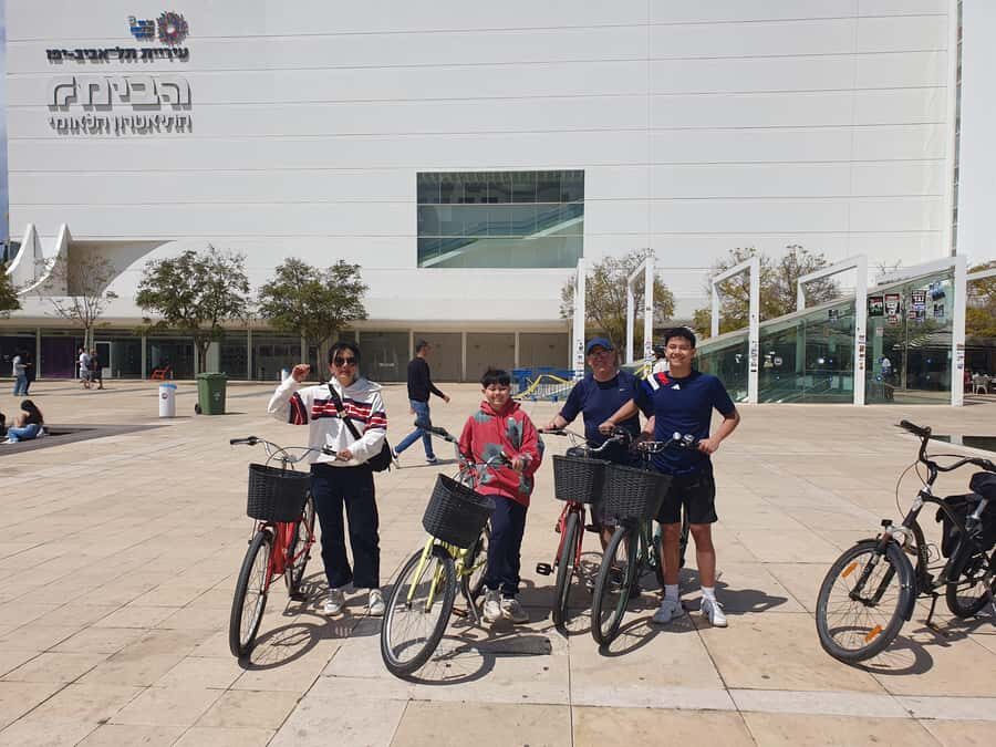 Tel Aviv: Private Bike Tour - Rothschild Boulevard to Rabin Square, Plus Ben Gurion Museum