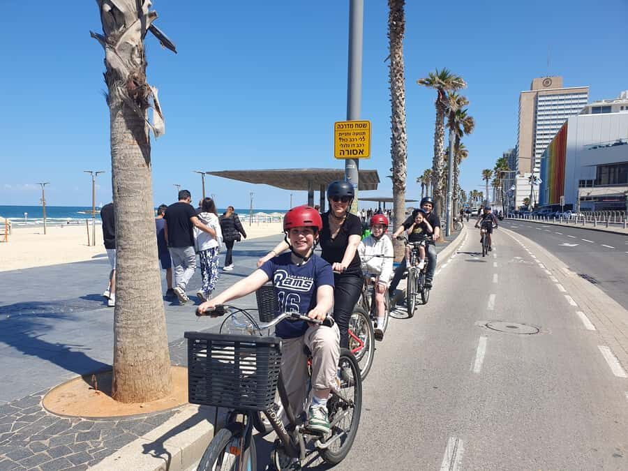 Tel Aviv: Private Bike Tour - Your Guide and Photographer: The Real Value Add